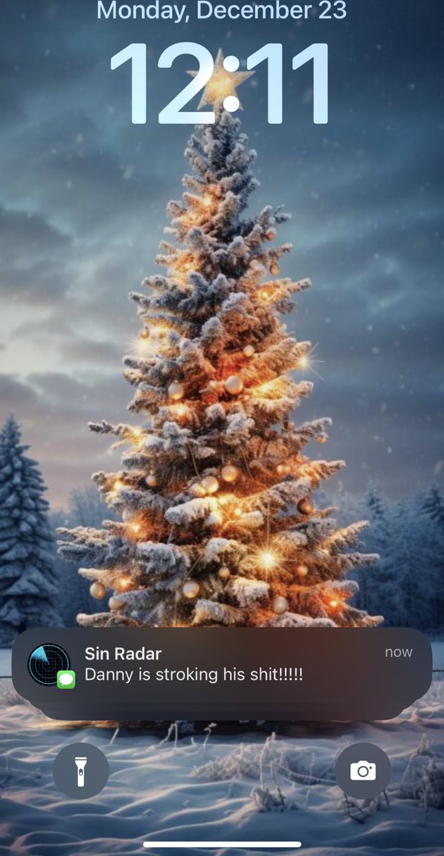 PtakTestKitchen's tweet image. You just know this is what Santa’s phone is like