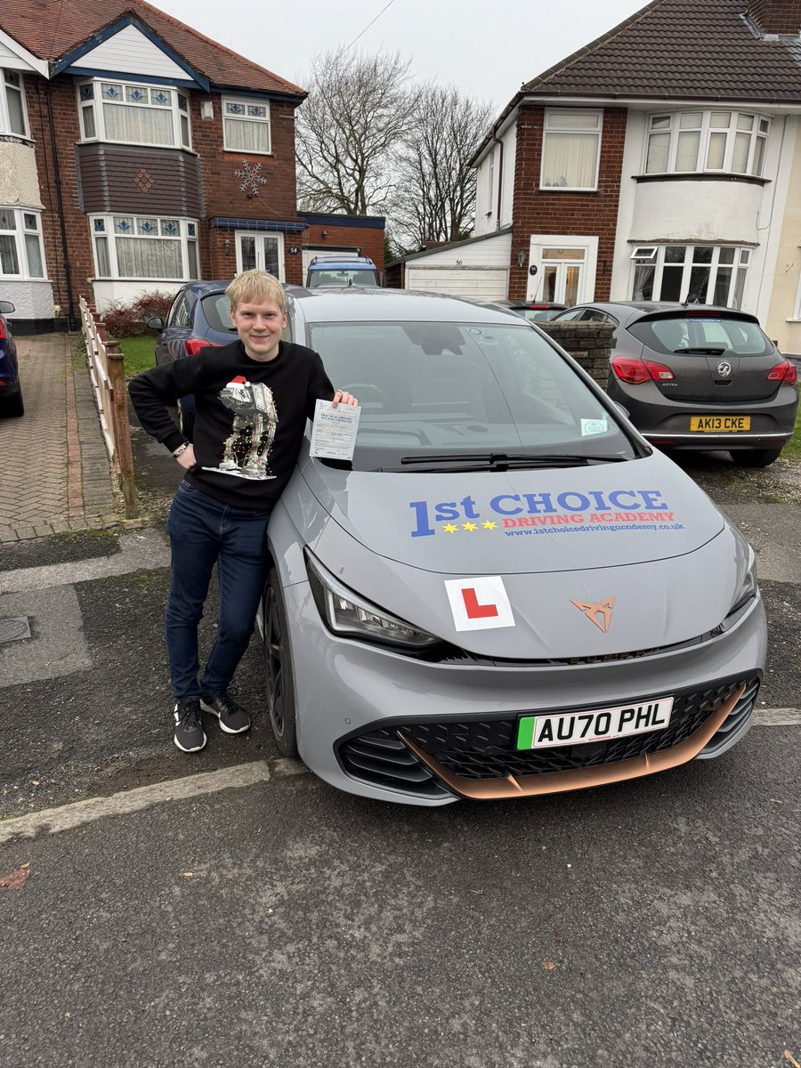 1stChoiceDA's tweet photo. Well done to Scott who passed his test today at the 1st attempt (with 0 faults) with @phildurose1 at the Kingstanding test centre 

Well down from all of us at https://t.co/f66jzH0pKD 

Good luck in the future &amp; safe driving 🎉🚗 https://t.co/ZSEjBCVypl