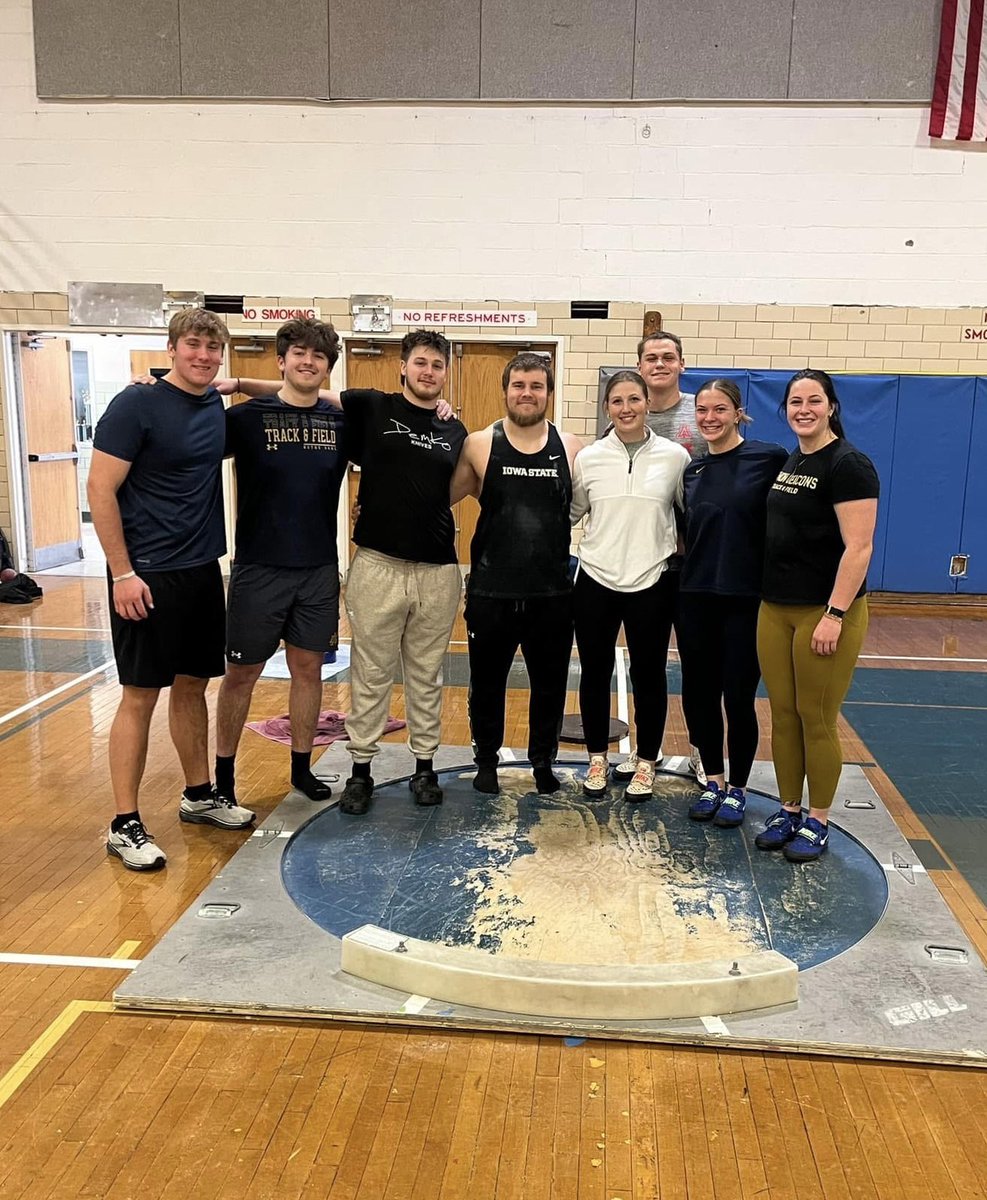Coach Murray welcomed some amazing collegiate throwers (6 alumni) to practice this morning!
Matt Sarnoski - Penn State
Peyton Murray - Notre Dame
JP Gera - Walsh
Daniel Norris - Iowa State
Mackenna Orie - Arizona
Zach Landa - Arizona
Liz Tapper - Michigan
Bella Gera - Wake Forest
