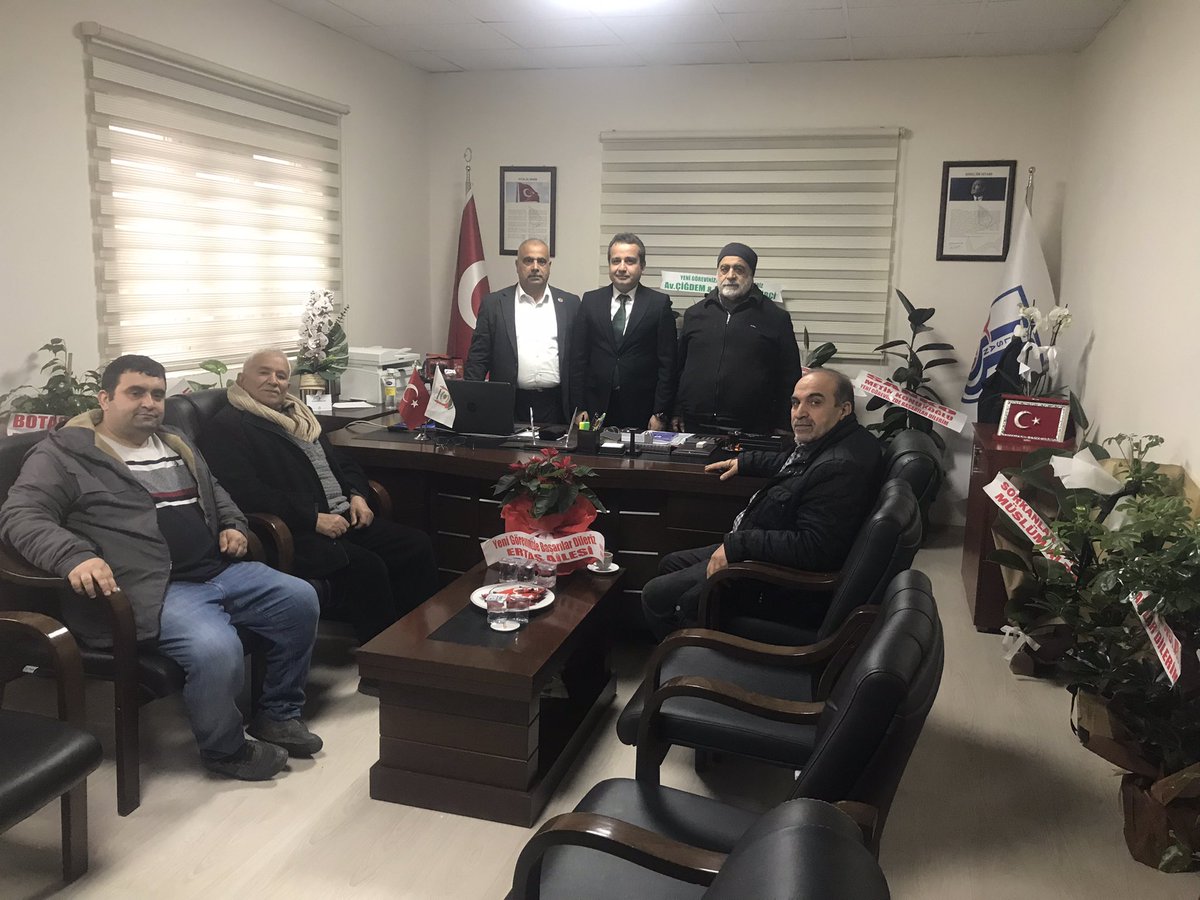 Urfa ulaşım a.ş genel müdür yardımcılığı görevine atanan yeğenimiz Halil örgen’e hayırlı olsun ziyaretinde bulunduk. İlgi alakasından dolayı teşekkür ederiz. Yeni görevinde başarılar dileriz. <a href="/hadidi_orgen/">Halil ÖRGEN</a>