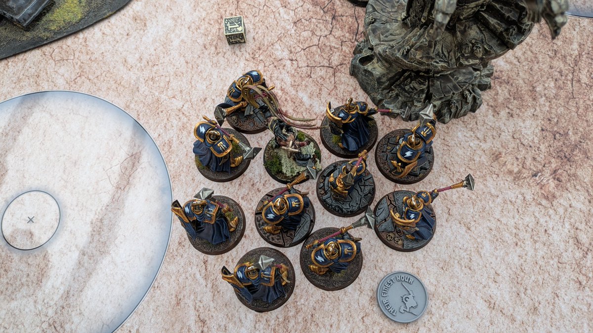 Last March of the Sacrosanct today playing against <a href="/Mr_a_davies/">Andy Davies</a> and son doubles force in the Vice. Ended with mine and Ben's force being wiped out by end of turn 3! Would've been 24-20 loss at the point. A fun game pre-Xmas, and 31 of AoS v4 #WarhammerCommunity #AgeOfSigmar