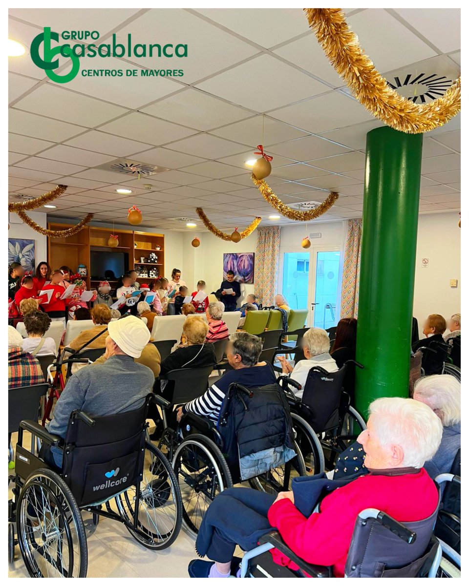 ¡La Navidad ha llegado a #CasablancaRivas con una dosis extra de alegría! Los niños del colegio Jarama nos han regalado una mañana mágica con sus #Villancicos. Sus voces llenas de ilusión han conmovido a todos nuestros residentes. ¡Gracias pequeños artistas! #NavidadenCasablanca