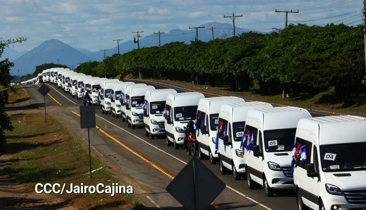 La Zelayita 🇳🇮 (@lazelayita) on Twitter photo Como ciudadana usuaria del transporte público, celebro la llegada de 234 nuevos microbuses a Managua. Este refuerzo promete mejorar la movilidad y calidad del servicio en el transporte colectivo. #UnidosEnVictorias #Nicaragua
<a href="/FloryCantoX/">Flor y Canto 🇳🇮</a>
<a href="/RDRFSLN_/">RDRFSLN_🇳🇮❤🖤</a> Como ciudadana usuaria del transporte público, celebro la llegada de 234 nuevos microbuses a Managua. Este refuerzo promete mejorar la movilidad y calidad del servicio en el transporte colectivo. #UnidosEnVictorias #Nicaragua
<a href="/FloryCantoX/">Flor y Canto 🇳🇮</a>
<a href="/RDRFSLN_/">RDRFSLN_🇳🇮❤🖤</a>