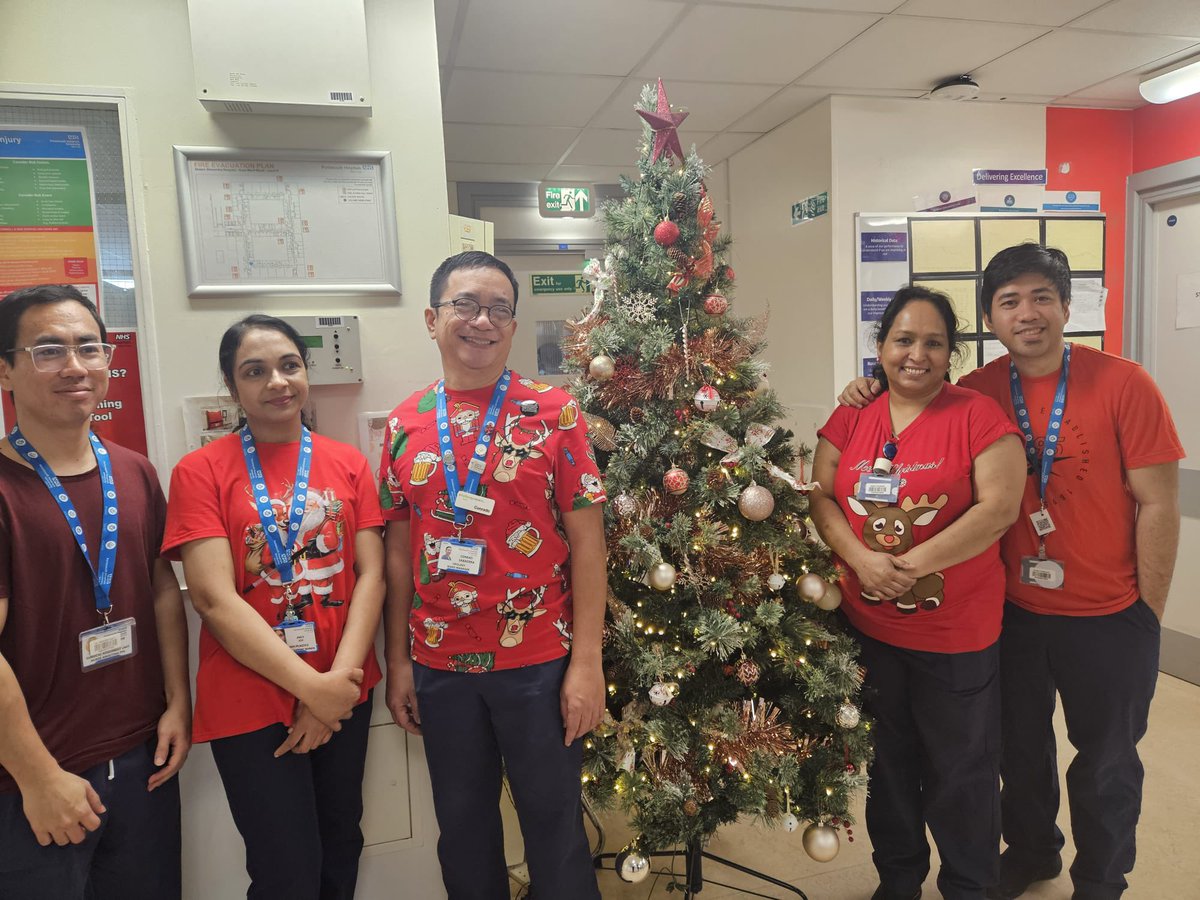 54321DianaC's tweet photo. Happy Christmas everyone! 
From Team Surgery
@cath_puttock @hcdocherty1 @sabaderc @lizzie_keen86 @SopDivision @PHU_NHS https://t.co/bKOs7UYoIA