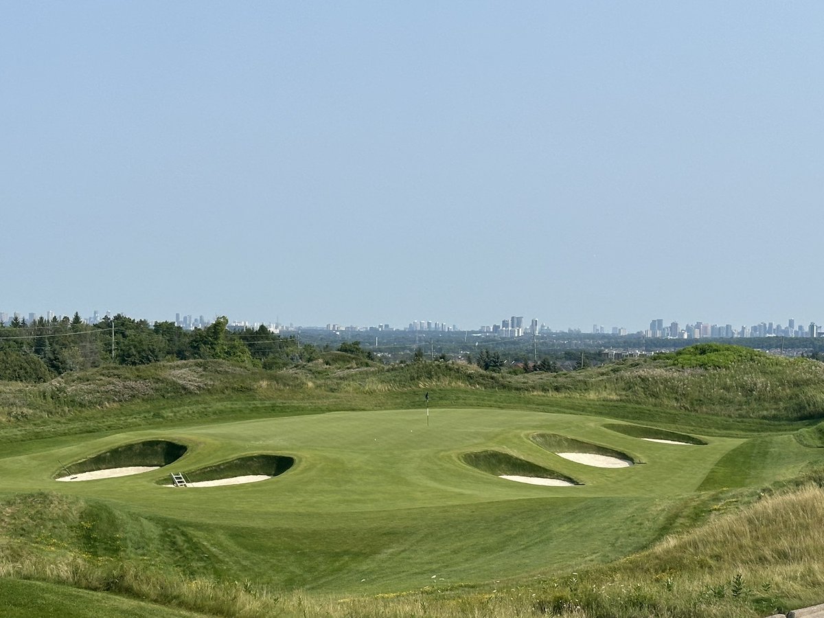 Eagles Nest GC, #7 on my #TweederTop50of2024, is easily the most pleasant surprise from this year. An upscale public Doug Carrick design about 30-minutes north of Toronto, its combination of sand blowouts &amp; Scottish pot bunkering is awesome. Impressive topography &amp; great closer!