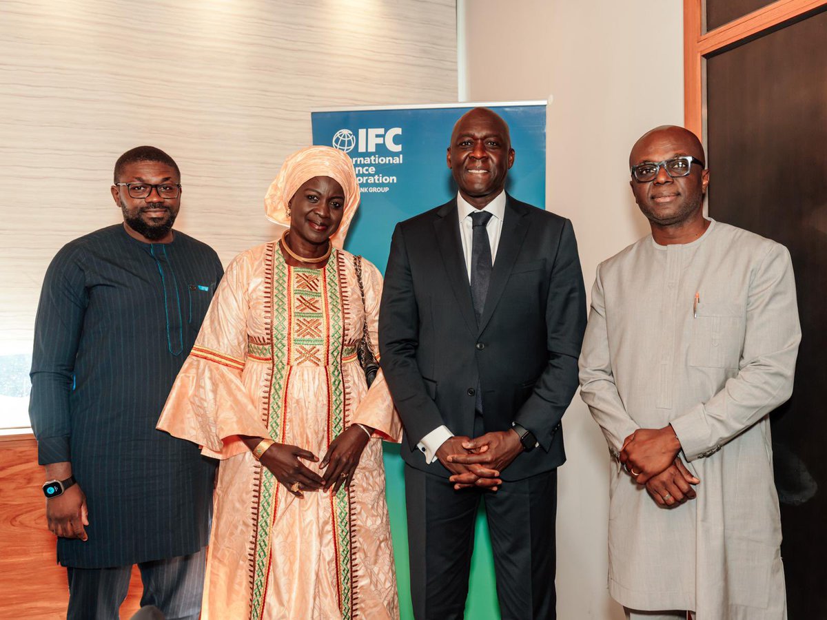 Rencontre productive avec @Duopharm, partenaire d’@ifc_org. Leur projet d'ouverture d'une usine pharmaceutique au Sénégal est une étape importante pour la création d'emplois, le renforcement de l'expertise locale et la production de médicaments #MadeInSenegal pour le marché