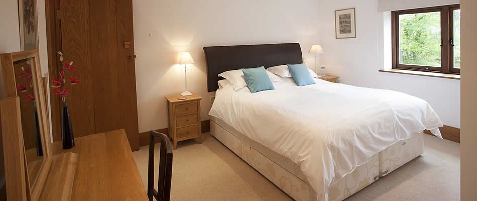 TheHolidayCots's tweet photo. The Barn at Lower Harton Farm sits in 16 acres of breathtaking Devonshire countryside.
🛏️ Sleeps 1-10
https://t.co/OmXjFGE2X8
#TheBarn #LowerHartonFarm #Devon #Escape #Dartmoor #Adventure #Countryside #NewtonAbbot #GWRMuseum #ComptonCastle #StoverCountryPark #ExeValleyWay #BBQ https://t.co/5M93JYNEZO