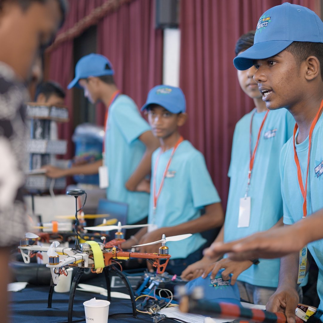 RaspberryPi_org's tweet image. This year, we’ve been inspired by young people, mentors, and educators using tech to uplift communities.
Join us as we celebrate their journeys in the count down to the new year 🎁🌟
🔗 rpf.io/stories
#MyCodingStory #BeInspired #DigitalMakers #TechForGood