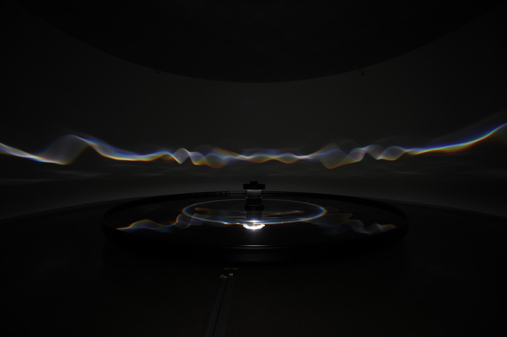 Olafur’s investigation of light, colour, and how we perceive and interact with our surroundings is known across various series of colour and light, among those ‘Your watercolour horizon,' which was shown at <a href="/Kanazawa_21/">金沢21世紀美術館</a> in 2009. Ph. Keizo Kioku
More info olafureliasson.net/artwork/your-w…