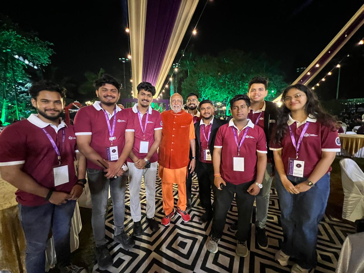 Prasanna_Trust's tweet photo. The talk at MIT Pune University was a resounding success, culminating in a standing ovation. I had the privilege of addressing an audience of nearly 1,000 people, including students, staff, professors, and C-level executives.

#mitpune #Pune #mituniversity #motivationalspeaker https://t.co/lWBDhdmqA7