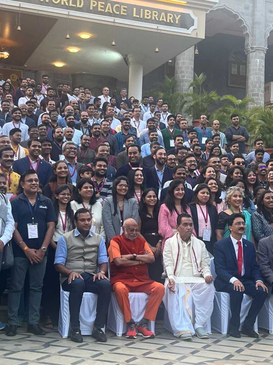 Prasanna_Trust's tweet photo. The talk at MIT Pune University was a resounding success, culminating in a standing ovation. I had the privilege of addressing an audience of nearly 1,000 people, including students, staff, professors, and C-level executives.

#mitpune #Pune #mituniversity #motivationalspeaker https://t.co/lWBDhdmqA7