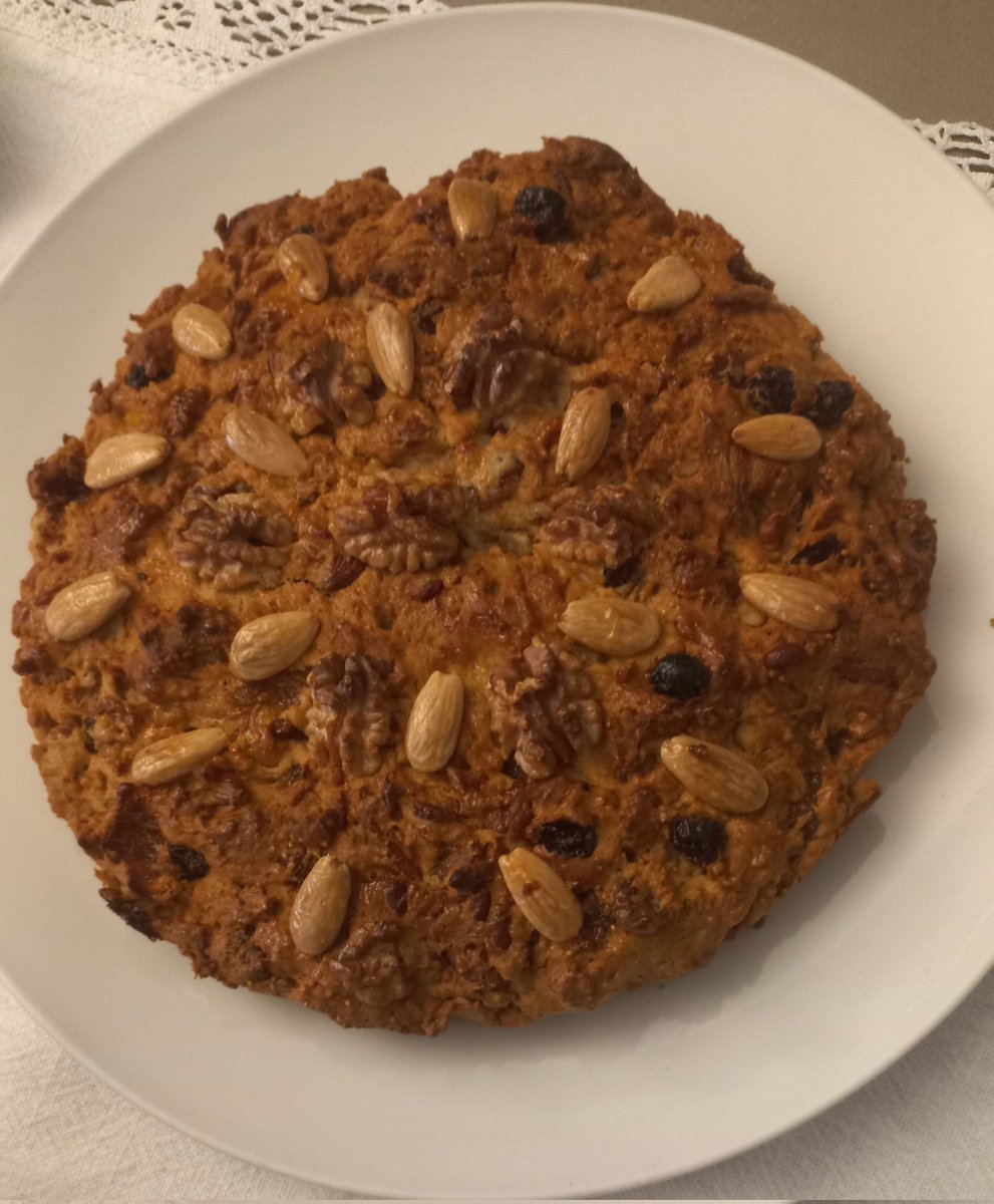 Il Trentino con le sue tradizioni trapiantati in Piemonte😍Zelten, Strudel e Spitzbuben biscotti alla vaniglia con marmellata e nutella.🤗😘