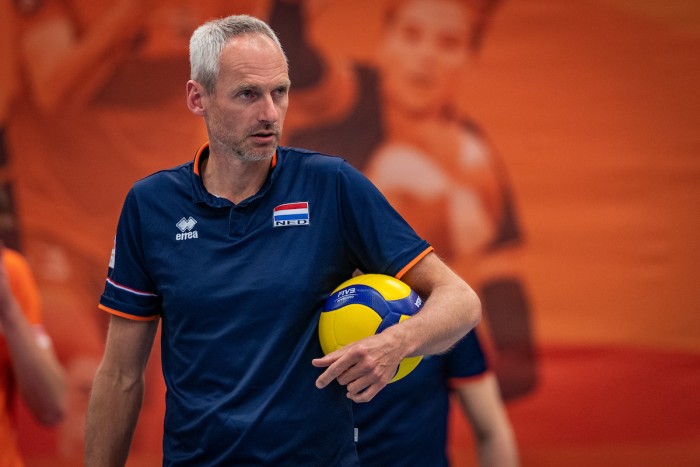 Henk-Jan Held volgend seizoen hoofdtrainer Simplex/SSS
sss-barneveld.nl/heren-1/1787-h…
#eredivisievolleybal #allekippenvliegen #Barneveld #hupgroen