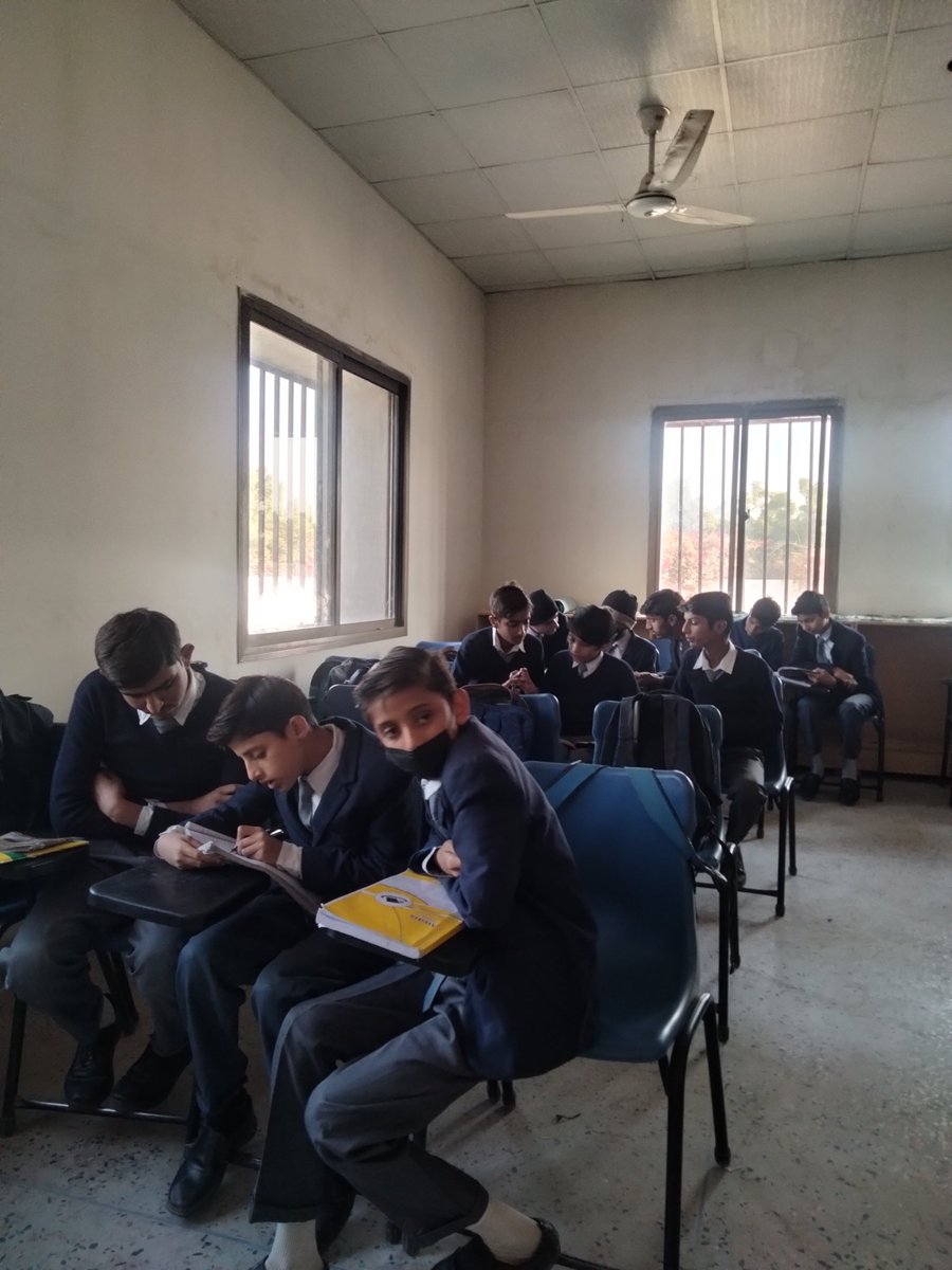 Selenophile092's tweet photo. Immersed in the energy of young minds!
I'm absolutely loving my time with the vibrant students of Class 8 at Peoples School Ghotki! Being amidst these curious learners has given me a unique opportunity to delve into their mentality and understand what sparks their enthusiasm. https://t.co/PLkjgKehcg