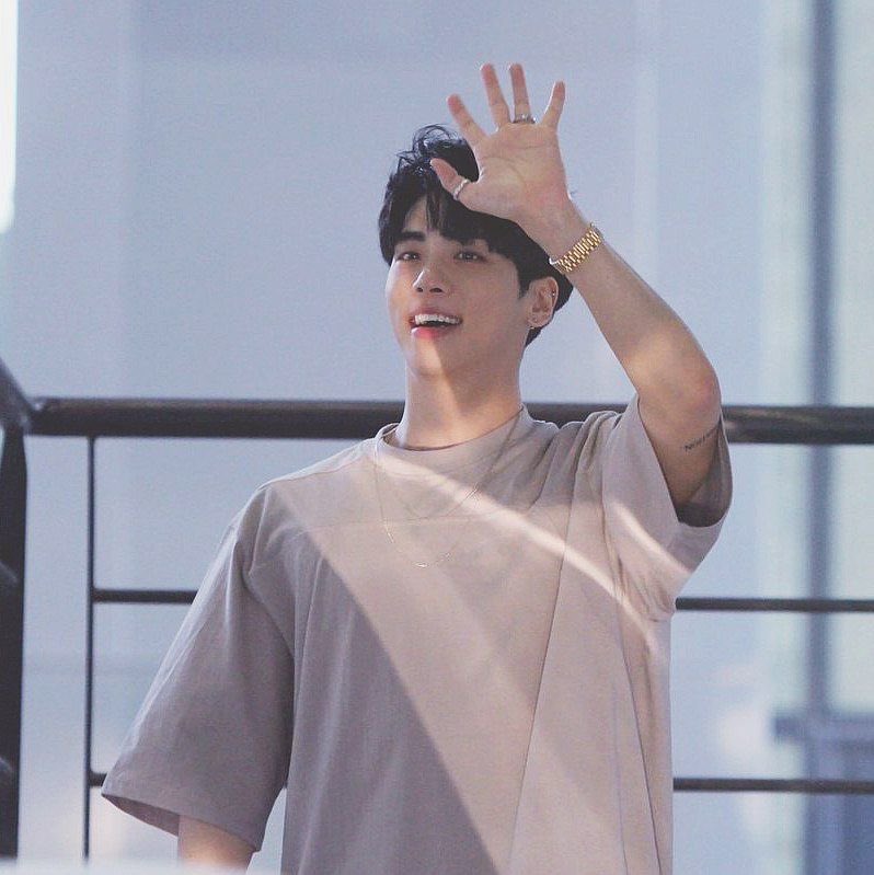 dailyjjonghyun tweet picture
