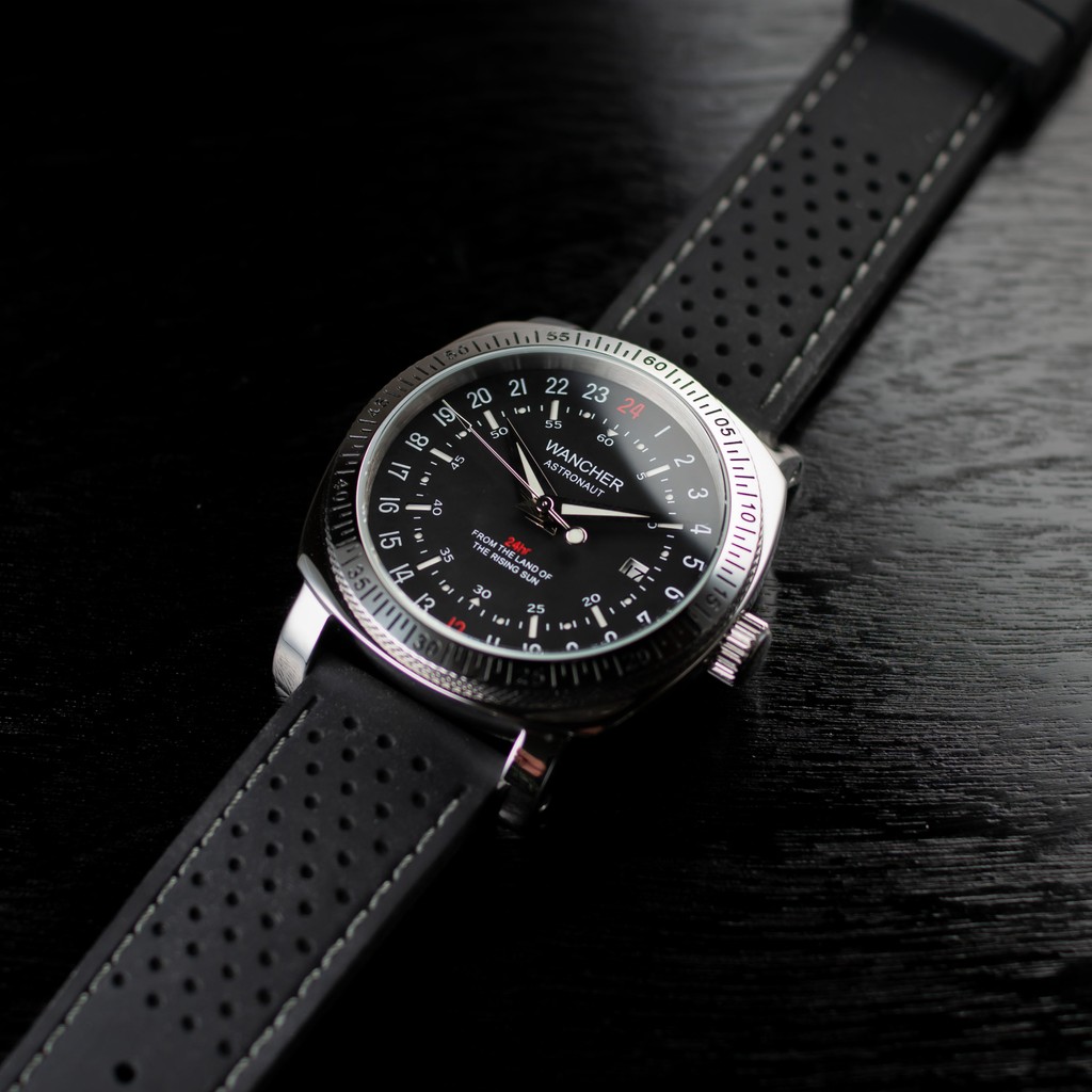 wancherwatch's tweet image. Tactical, Subtle &amp;amp; Different 🕐⬛✨

These are just some of the words to describe our 24-Hour Watch with a unique square watch face. 

#TacticalStyle #UniqueWatches #SquareWatch #24HourTimepiece #MinimalistDesign #DifferentByDesign #WristGameStrong wancherwatch.com/collections/al…