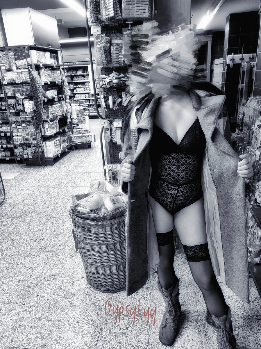 Gypsy_Lyy's tweet photo. Shopping

ReTweet please❤️ 

#hotwife #slut #whore #slovakia #slovakgirl #Czech #teen #submissive #gypsy #fansly #wife #horny #Christmas https://t.co/TDePRGc3P0