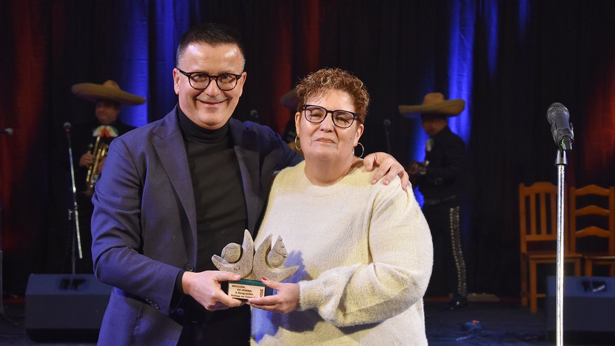 La Xunta participa en la entrega de los Premios Rebulir que reconocen la labor de la emigración en Cataluña
acortar.link/LrLQLM
#GallegosenelMundo #ConselleríadeEmpregoComercioeEmigracion #Xunta