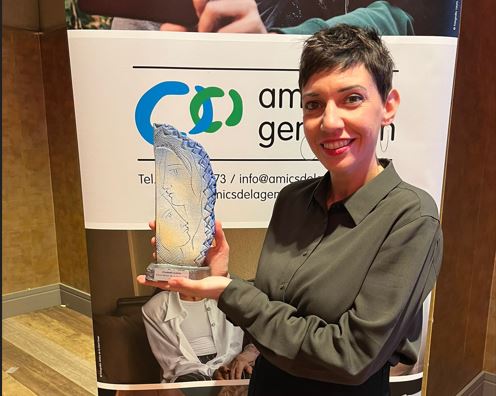 🏆<a href="/eli_justicia/">Elisabeth Justicia</a>, ilustradora de <a href="/DomingaHabla/">Dominga habla sola</a>,  ha recibido el ‘Premio Amigos de los Mayores 2024’ por su contribución a la causa de la #soledad no deseada de las personas mayores.  

📰Puedes leer la noticia completa aquí 👉amigosdelosmayores.org/la-ilustradora…