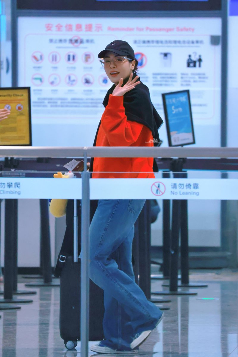elenaaa_oin's tweet photo. 20241223🛫HGH

See you next year👋🏻

(Do not edit/crop, except @malisorn00 ）

#FayePeraya https://t.co/UR2BHFZvOi