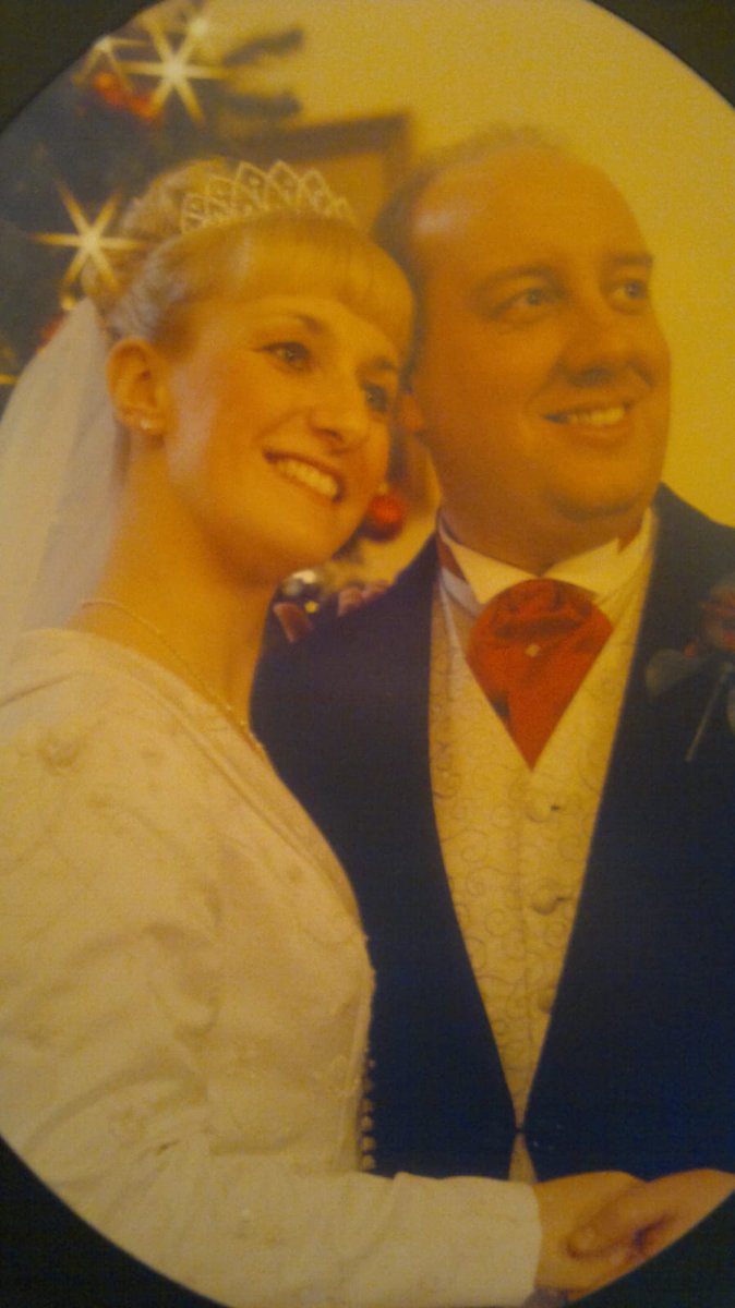 Happy anniversary to my wonderful Hubby. 18 years today!