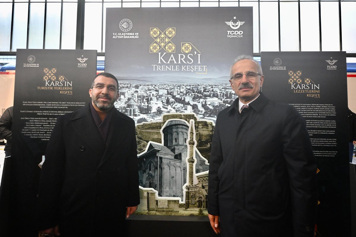 Ademcalkin's tweet photo. 📍 Ankara Garı 

🚂Masal diyarına yolculuk başladı.
Ulaştırma ve Altyapı Bakanımız Sayın @a_uraloglu, Bakan Yardımcılarımız @ofatihsayan, @OsmanBoyraz ve Bakanlık Yetkilileri ile birlikte Turistik Doğu Ekpresi'ni Ankara Garı'ndan uğurladık.

🚂 Büyük ilgi odağı olan, Turistik Doğu Ekpresi seferlerinin, bölgemizin tanıtımına, ekonomisine katkı sağlamasını diliyorum.
#TuristikDoğuEkspresi
#KarsıİçinCanlaBaşla