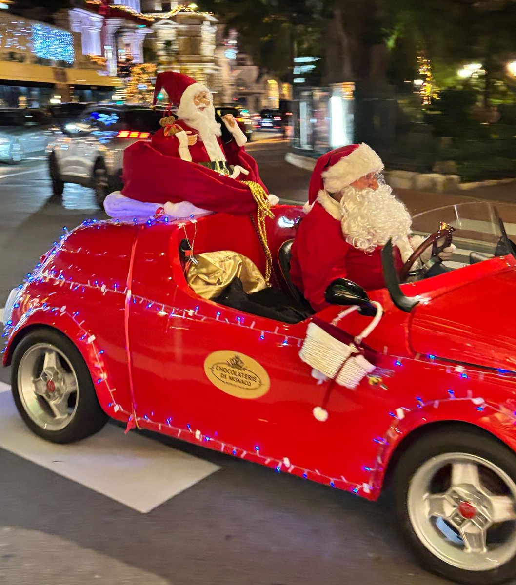 HCapitole's tweet photo. Faites vite à réserver votre séjour pour #noel2024 à #Monaco #hotelcapitole Prix de la chambre à partir de 128,00 € / nuit. https://t.co/Cjs6ervTAV #frenchriviera #CotedAzurFrance https://t.co/lR2G239tZv