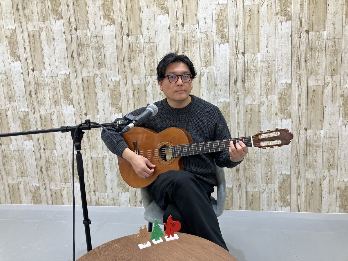 KIRINJIOFFICIAL's tweet photo. 生配信ありがとうございました！
引き続きアーカイブでもお楽しみください♪

⚫︎YouTube
https://t.co/4k8gCkM5Cp
写真をみながら2024年のKIRINJIを振り返り！

⚫︎KIRINJI OFFICIAL FANCLUB
https://t.co/I5AaIeqyeE
今年の弾き語りツアーで演奏した全17曲をちょっとずつゆるく弾き語り！

(STAFF) https://t.co/2no7NGY00B