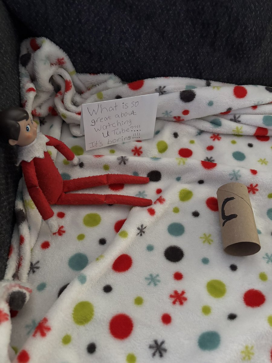 cutecolleen85's tweet image. Oh Dash.. that’s not the YouTube you should be watching!! 🤦🏻‍♀️😂

#adventureswithDash #sillyelf #elffun #Christmas2024