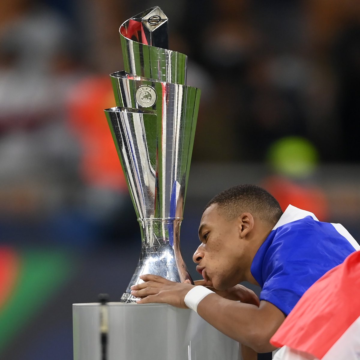 actubleue's tweet image. Mbappé avec les bleus ⭐️⭐️🥇🇫🇷
