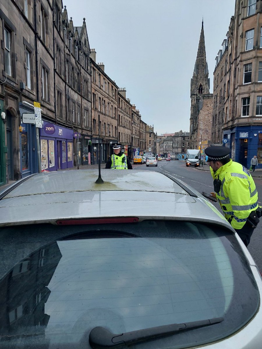 PSOSSEEdinburgh's tweet photo. Our south-east community team keeping busy with festive foot patrols to deter and deal with any anti-social-behaviour, patrolling @lothianbuses and carrying out road safety checks π π
π»
#SECPT
#CommunityPolicing
#RoadSafety https://t.co/StjmPpHtsv