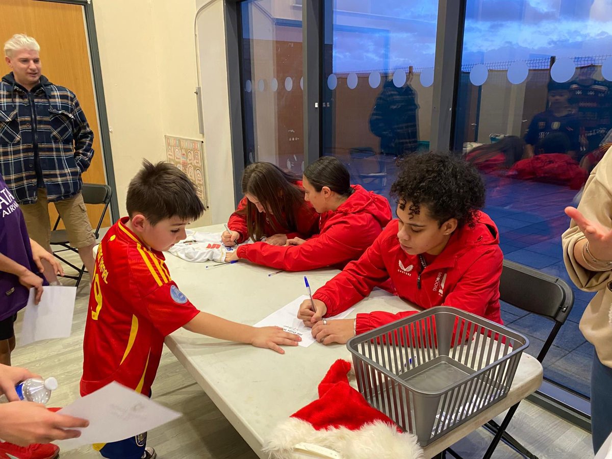 MKDonsCT's tweet photo. We had a Fantastic Christmas inclusion party yesterday at Brooklands Sports Pavillion!π
Massive thank you to @SuzukiCarsUK and @OfficialMKDSA for supporting us for events like thisπ€
#MKDonsSET | @pasquier_uk https://t.co/pwF2ogvhDT
