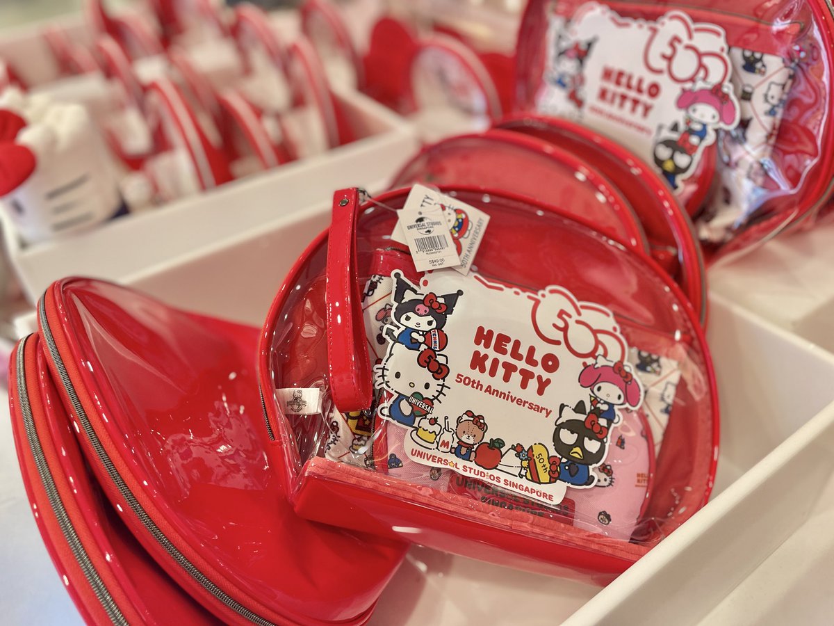 シンガポールのキティグッズ ハローキティ50周年記念グッズもしっかり
