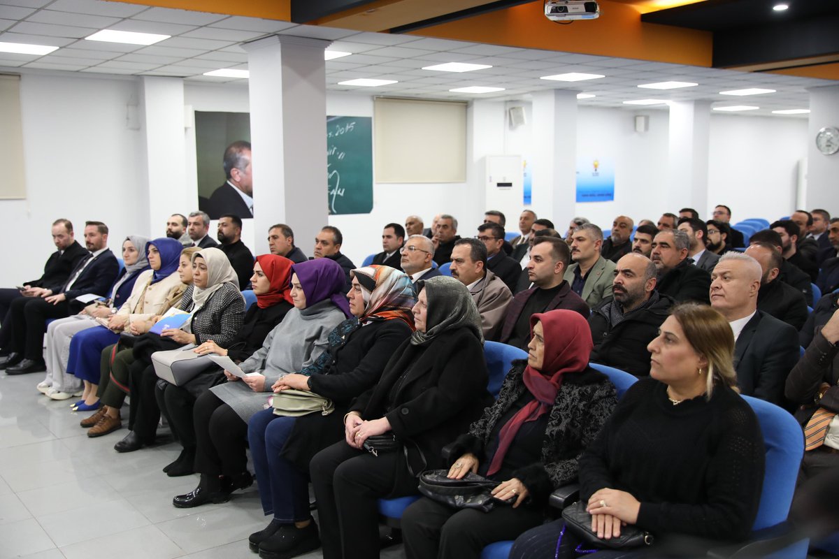 İl Başkanımız Sayın Fatih Muhaddis Fedaioğlu’nun önderliğinde, Haftalık Yönetim kurulu toplantımızı, İl Gençlik Kolları Başkanımız Mustafa Durmuş ve İl Kadın Kolları Başkanımız Dilan Ensari Şahin’in katılımlarıyla, gerçekleştirdik.  

Türkiye Yüzyılı’nı Gaziantep’ten inşa