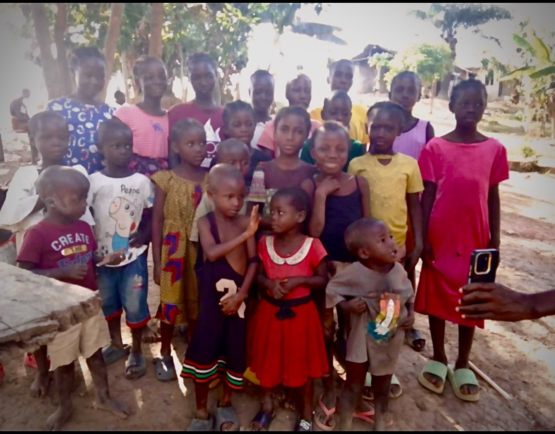 hardacre07's tweet photo. We currently care for 24 orphans in our Gbarnga children’s home. Here’s a sweet photo of most of them enjoying new clothes! https://t.co/M6NcJgfcZJ