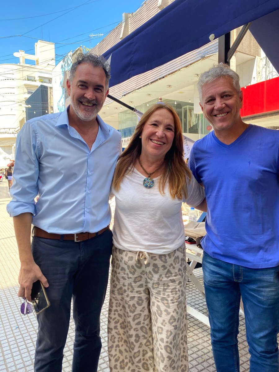 #AHORA | Desde la #CortadaFalucho, despedimos el año con todo el equipo de LT9 📻

🎙 Nos visitaron hace unos instantes el subsecretario de Turismo, Javier Dellamónica (<a href="/jadellamonica/">Javier Dellamónica</a>) y Luz Balbastro (<a href="/balbastroluz/">Luz Balbastro</a>), directora del Cementerio Municipal de #SantaFe.