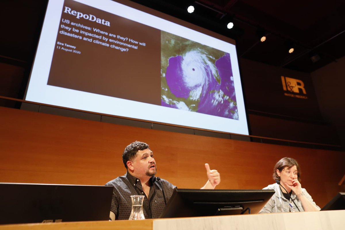 Un honor participar en las Jornadas Imatge i Recerca de Girona 2024. Mi primera conferencia en Europa. Discutimos el impacto del cambio climático en el sector y la necesidad de construir archivos ecológicos y resilientes en el Antropoceno. Gracias a <a href="/lecasellas/">Lluís-Esteve Casellas</a> por invitarme.