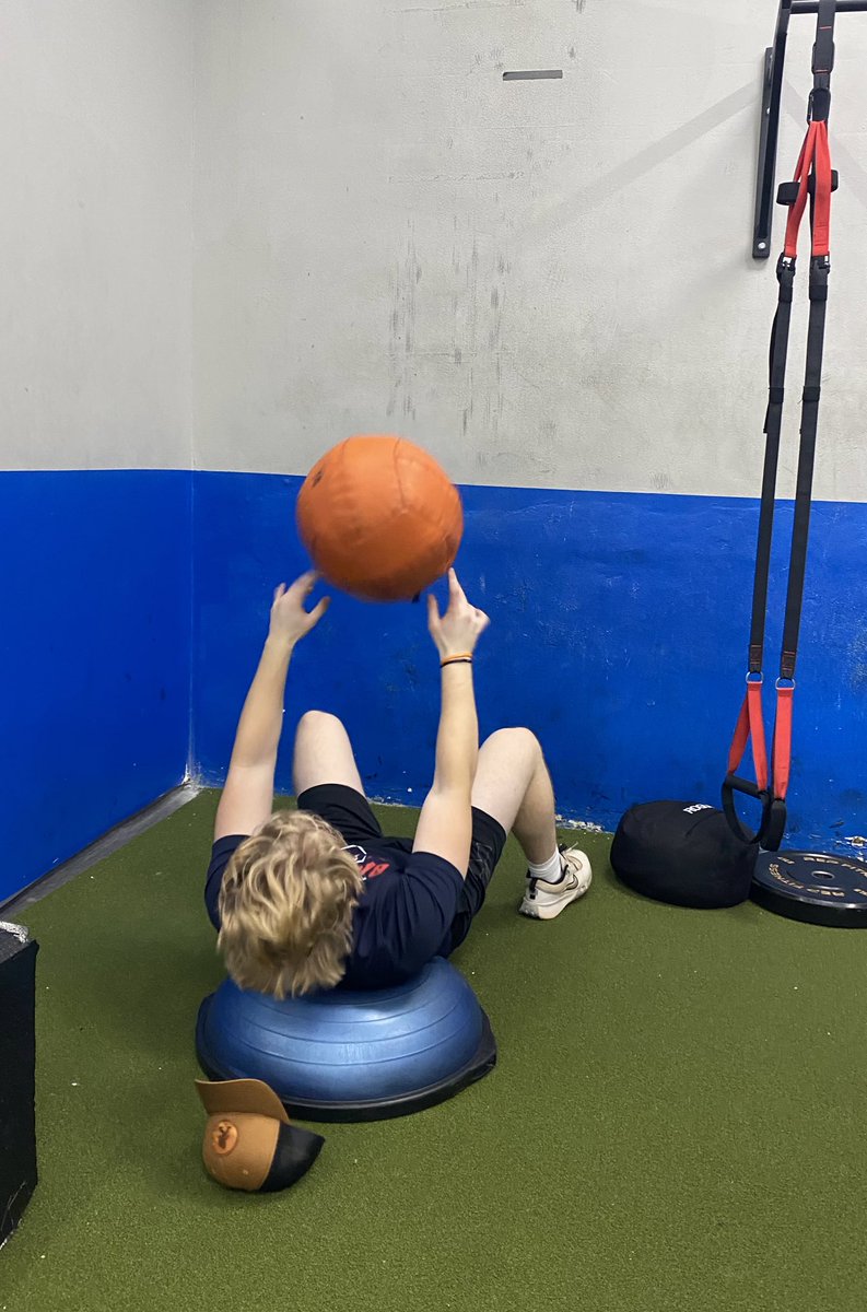 NWCrewBsbl's tweet photo. Christmas break work! 

@VSchultz2025 
@Braden_Germ31 
@_Nik_Ramos 

#workdontstop
@fasstenid https://t.co/ThhZIDjiiK