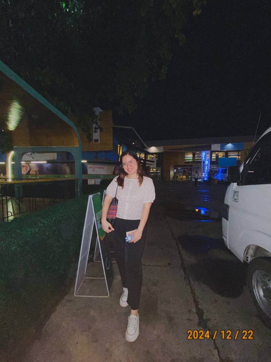 aylabcats's tweet photo. :> https://t.co/AjHkJgloz6