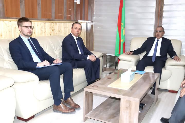 mauritaniahadth's tweet photo. أجرى وزير الداخلية و ترقية اللامركزية و التنمية المحلية محمد أحمد ولد محمد الأمين بمكتبه مباحثات مع  بوريس زيلكو سفير روسيا الاتحادية المعتمد لدى بلادنا
و خلال اللقاء تم بحث علاقات التعاون القائم بين البلدين و سبل تعزيزها وتطويرها و تحديدا مجالات اختصاص الوزارة

#موريتانيا_الحدث https://t.co/iAhelTK8Ao