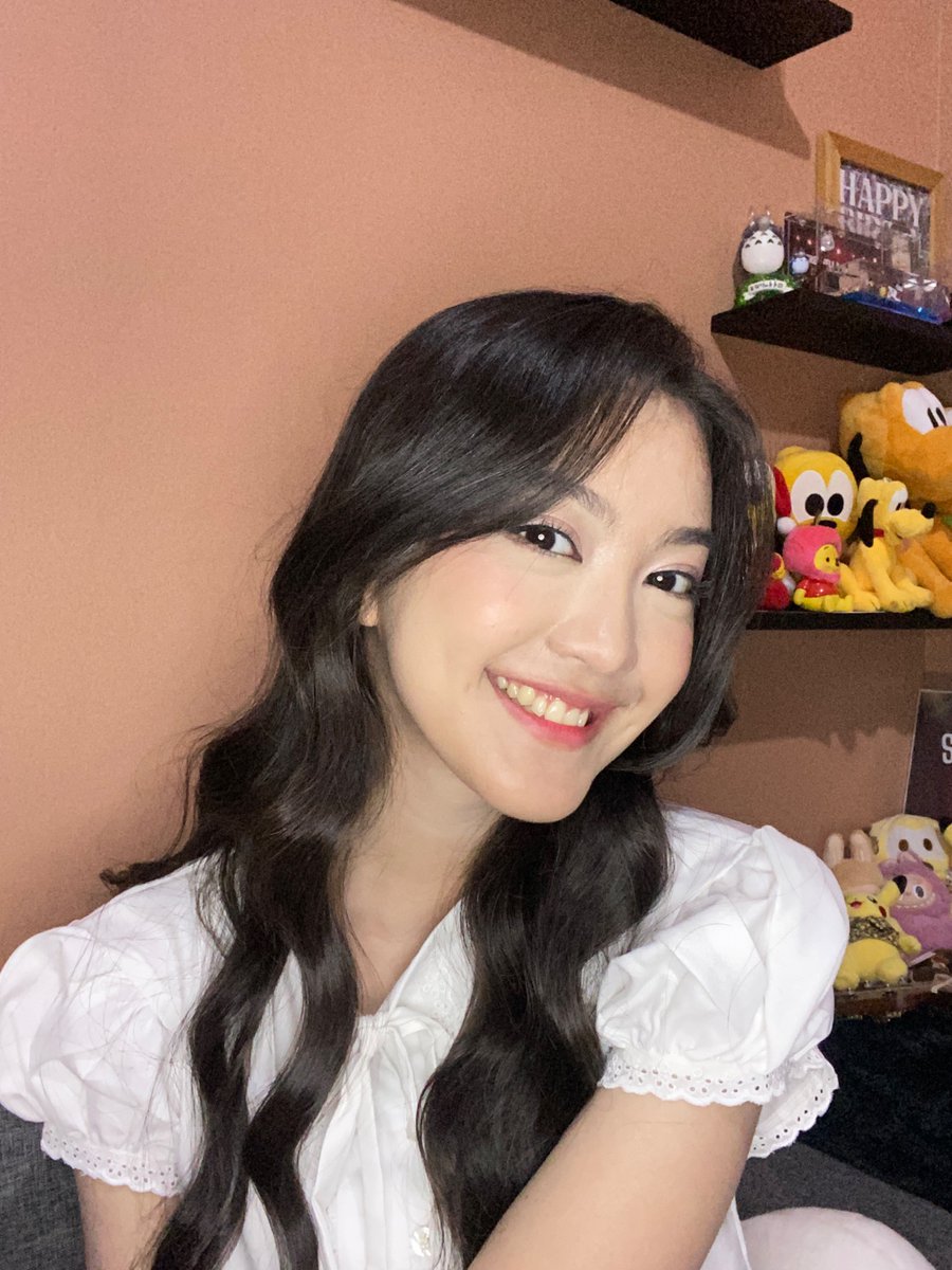 Greesel_JKT48's tweet photo. thank you buat VC terakhir di tahun inii!!🤍🤍🤍
see you next yearzz🫶🏻🫶🏻 https://t.co/WyLnyBzjev