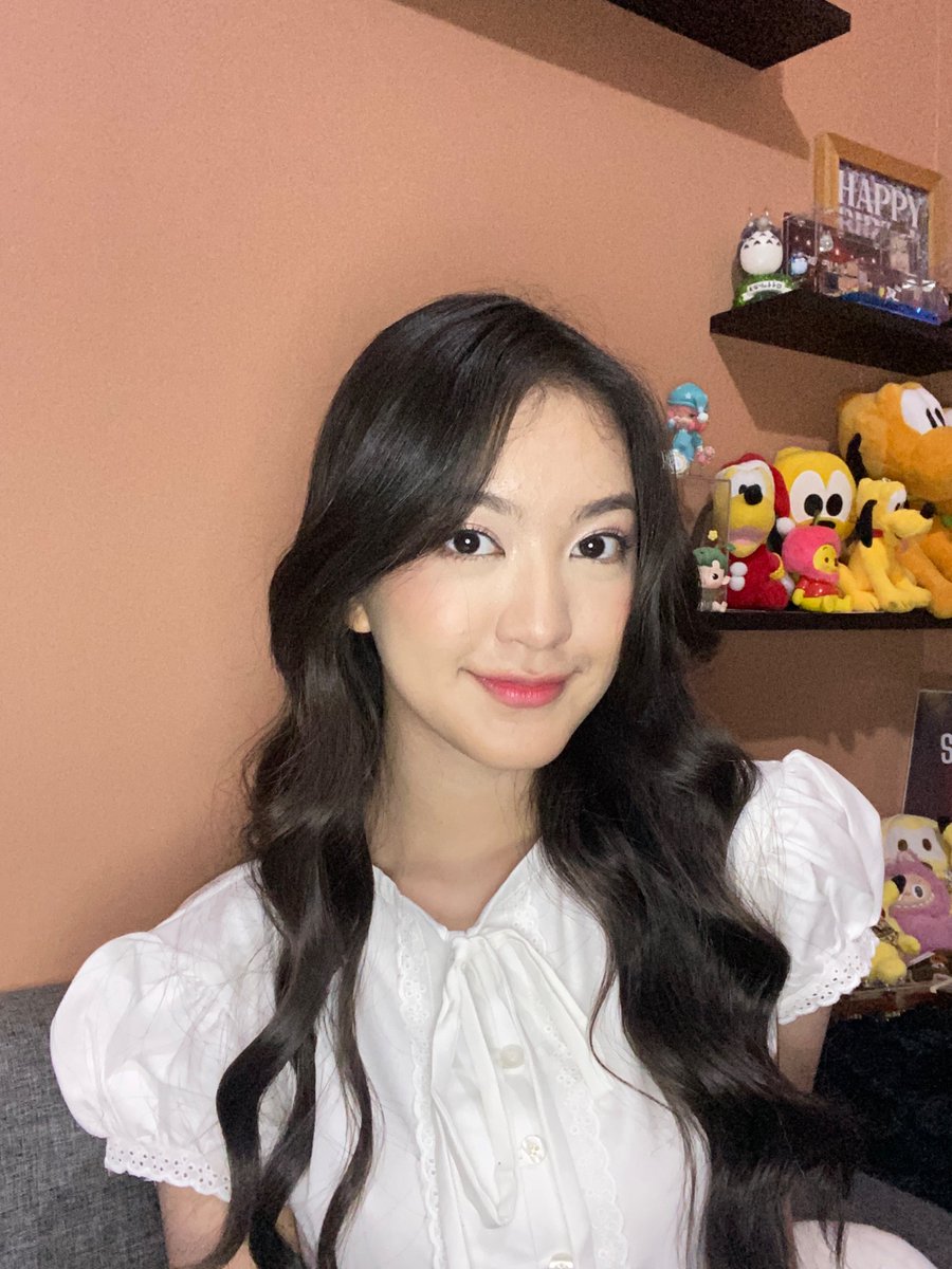 Greesel_JKT48's tweet photo. thank you buat VC terakhir di tahun inii!!🤍🤍🤍
see you next yearzz🫶🏻🫶🏻 https://t.co/WyLnyBzjev