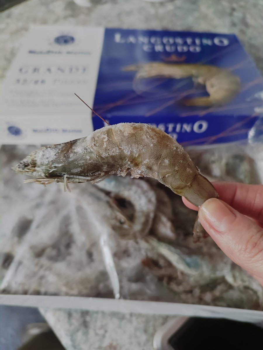 charohie's tweet photo. Hola @DIA_Esp 
¿En serio esto es un langostino grande? https://t.co/NEYc5iTSHM