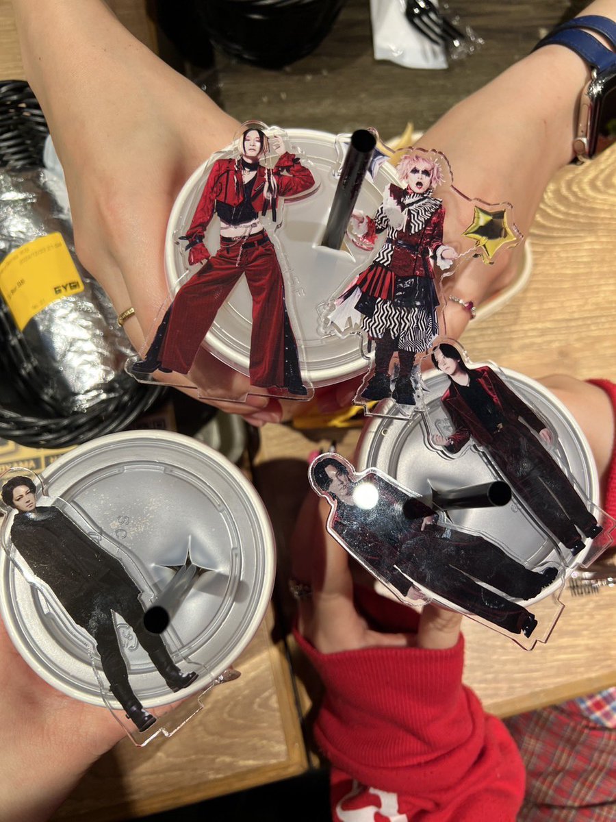 bourobouro's tweet photo. Ultimate Circusツアーファイナル楽しかったー！！！
当時を思い出しながら、ウルウルしつつ🥺

しょーちゃんと、りんたんと、みあゆさんとご一緒できてより楽しかったー！☺️

来年の25周年も楽しみすぎる♡

#NIGHTMARE
#UltimateCircus https://t.co/2ol0EEgHNC