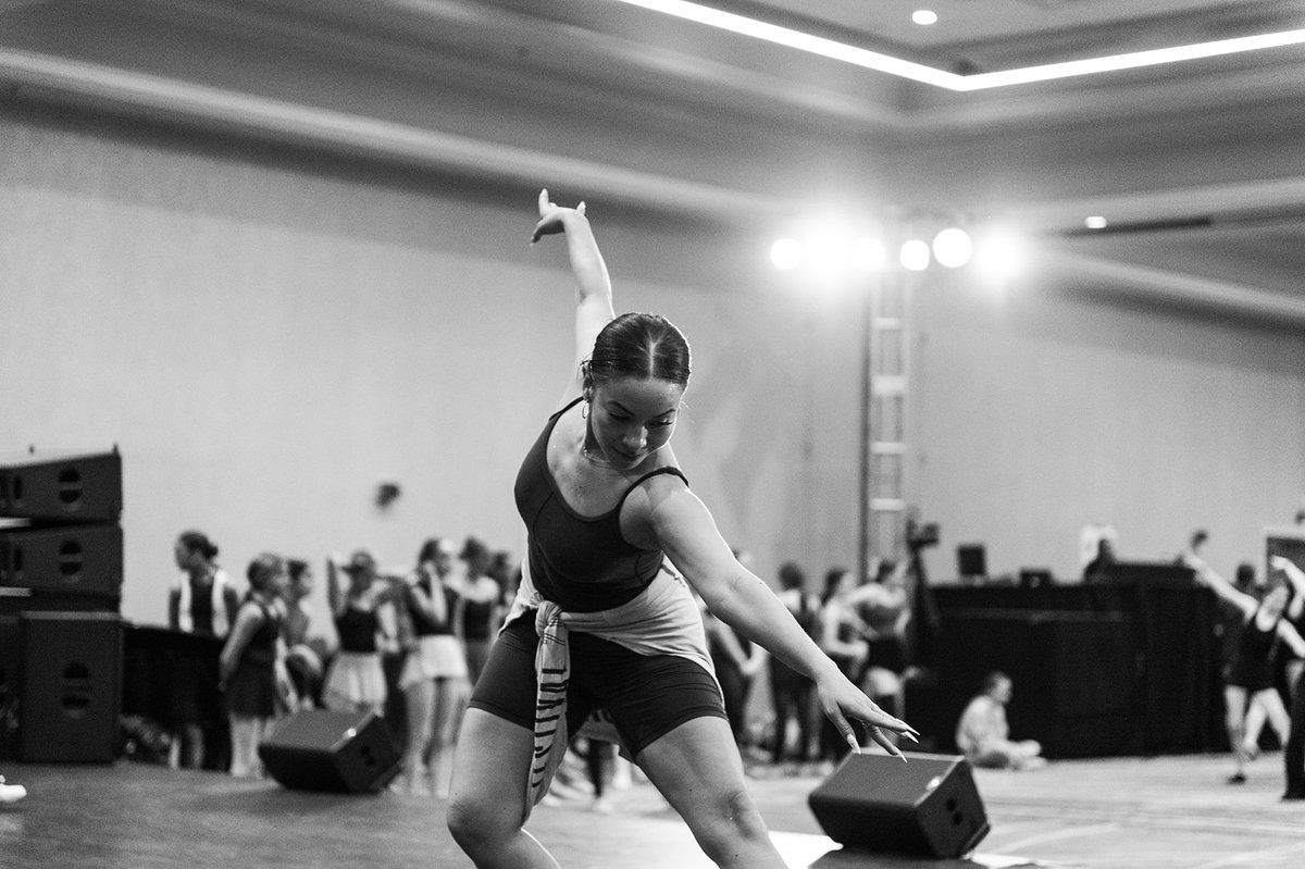 DanceExcellence's tweet photo. Focusing on our technique this holiday break!! Find your breath, find your center, enjoy the holidays with your friends and family!

📷: @boivinphoto

#blackandwhite #bts #technique #ballet #igballet #ballerina #balletclass #dex #danceex #danceexcellence https://t.co/VHhc3enTXx