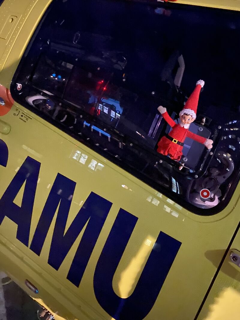 RB4Flight's tweet photo. Day 19: 🚁 Laissez moi sortir , moi aussi je veux aller me coucher après ma garde de nuit / Let me go out, I want to go to bed too after my Night Shift #pilotlife https://t.co/NtjvzxP9qj