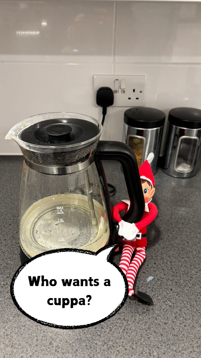 He actually makes a really nice cup of tea!

#chathammaritime #elfontheshelf #chathammaritimetrust #stmarysisland