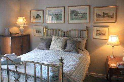TheBBDirectory's tweet photo. 🏡 Guests staying at Hrempis Farm B&B can relax in luxurious, spacious rooms, each thoughtfully designed with comfort in mind.
https://t.co/1Ma7hkMnt3
#WeddingDayReady #FourPosterLuxury #CountrysideRetreat #WeddingAccommodation #RomanticGetaway #Rempstone #Leicestershire #UK https://t.co/cUdUKTmAcu