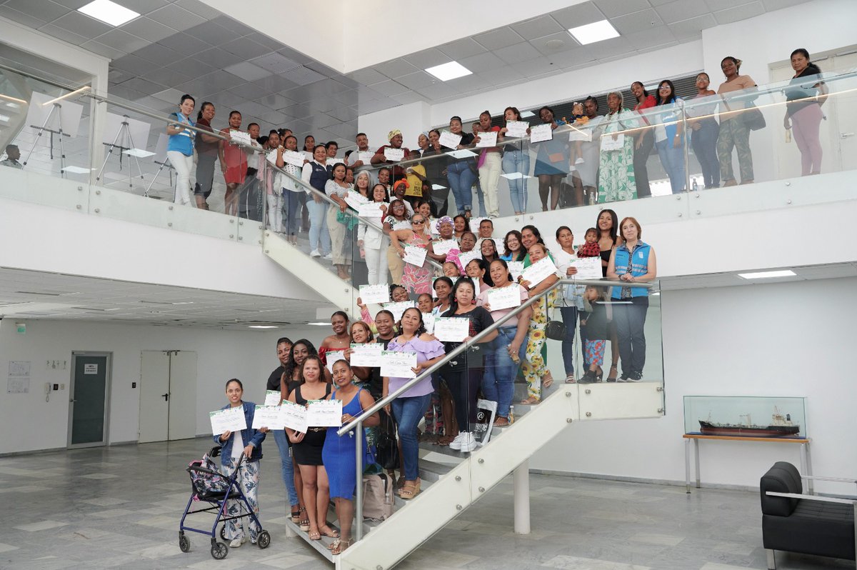 PNUDEcuador's tweet image. 🎥Bajo la Iniciativa Narradores y Narradoras de #Esmeraldas de #AdaptaClima, 60 participantes fortalecieron sus capacidades y están listos para compartir sus historias, contribuyendo a la memoria colectiva de su comunidad frente al #CambioClimático🌍🌱
🔗 go.undp.org/JWr