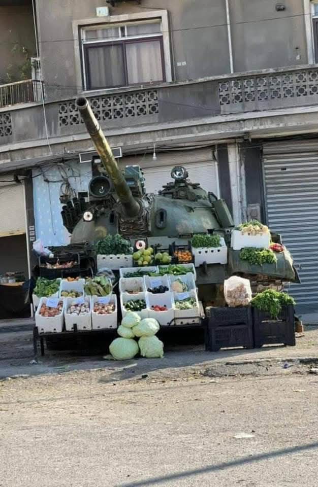 waselsyria71's tweet photo. الحمدلله لا نريد السلاح الذي قتلنا نريد الدوله المدنية تحفظ كل الحقوق اهله https://t.co/SeeemxYl5K